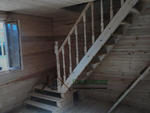Фото внутренней лестницы на второй этаж