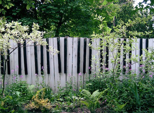Деревянный забор – фото, красивые и оригинальные варианты оформления