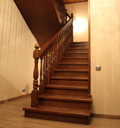 Деревянная лестница на второй этаж частного дома – виды и фото вариантов