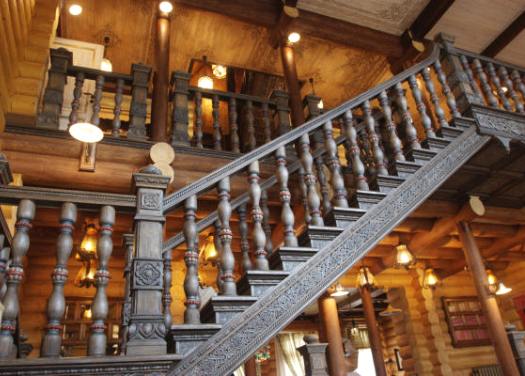 Деревянная лестница на второй этаж частного дома – виды и фото вариантов