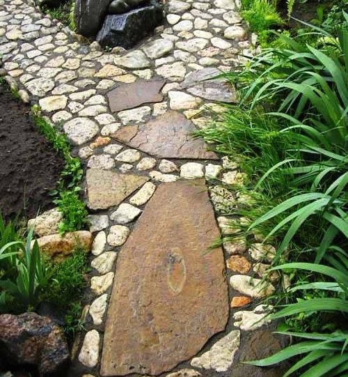 Дорожки из камней и кирпича в саду – фото варианты, монтаж своими руками