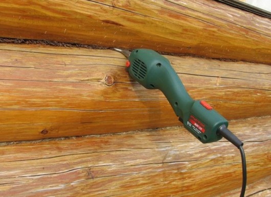 Конопатка сруба. Как конопатить деревянный дом своими руками?
