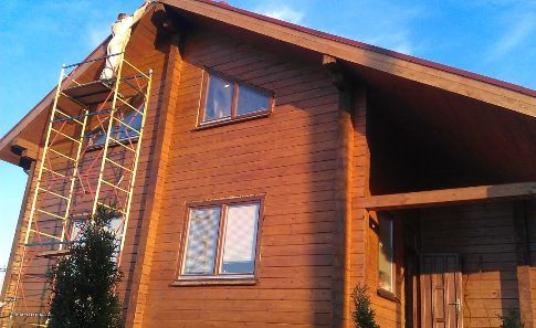 Покраска деревянного дома внутри и снаружи. Чем покрасить дом?