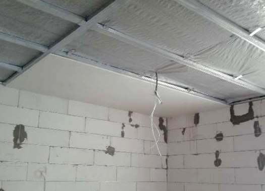 Потолок из гипсокартона своими руками - устройство, монтаж и отделка