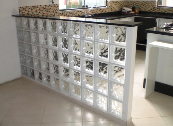 Стеклянные блоки – используются для внутренней отделки и монтажа своими руками